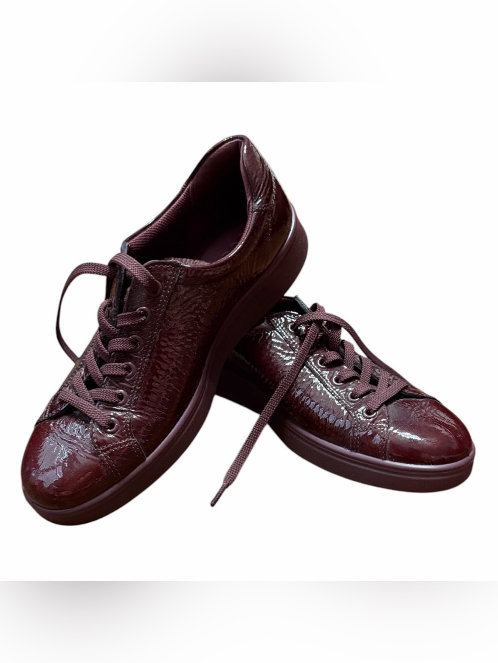 ECCO low-top sneakers in burgundy patent leather, new. Women’s 40 (no box)